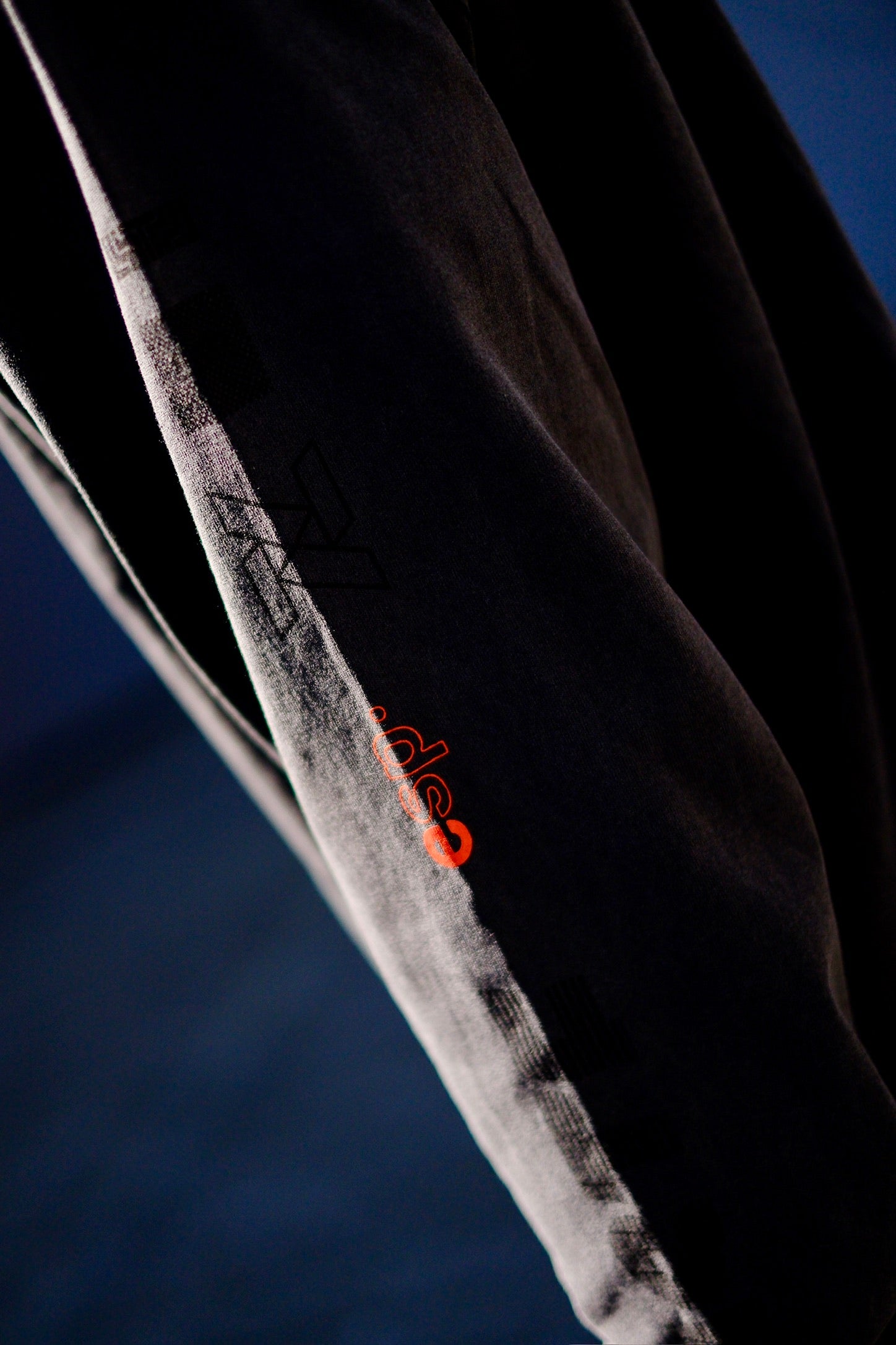 HASTE x DIST / DNMX ESP Long Sleeve T Black Fade