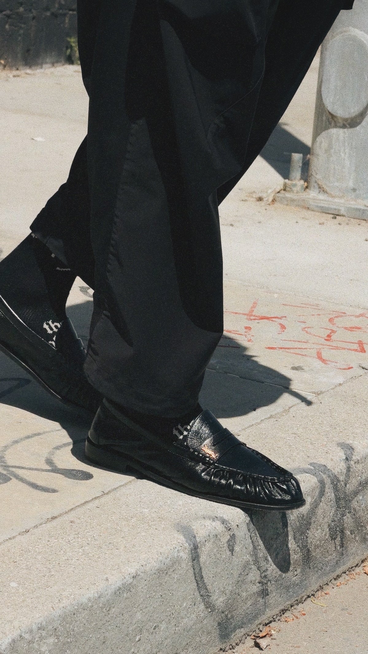 DIST / DNMX x SKULLPHONE Sock