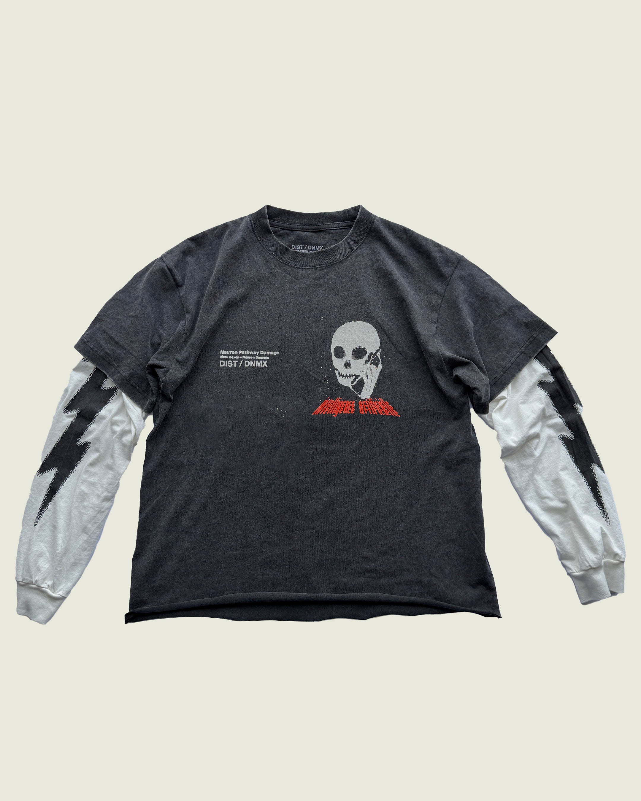 DIST / DNMX X SKULLPHONE "Hallway Of Mirrors" T in BLACK FADE