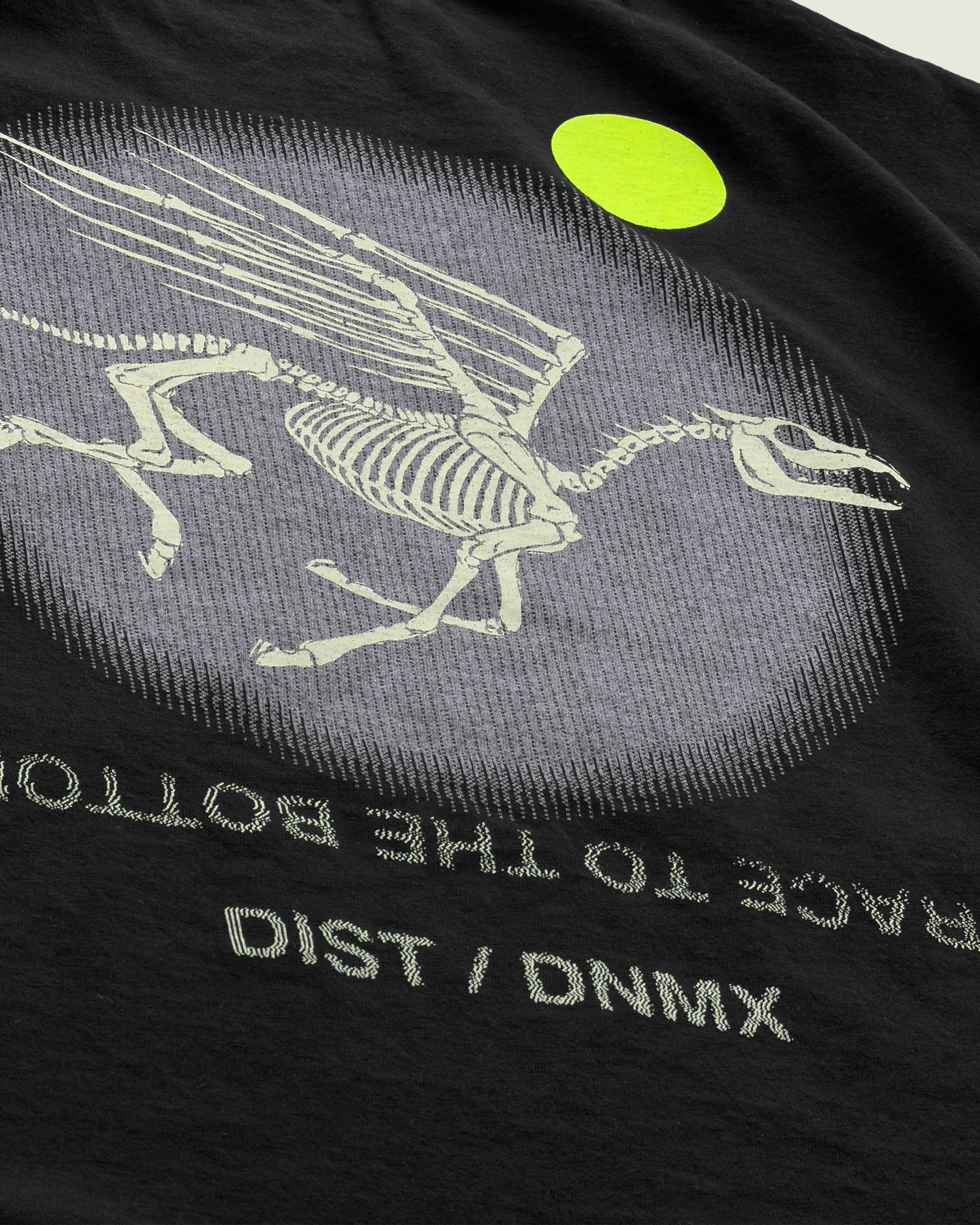 DIST / DNMX X SKULLPHONE "Pegasus" T in BLACK