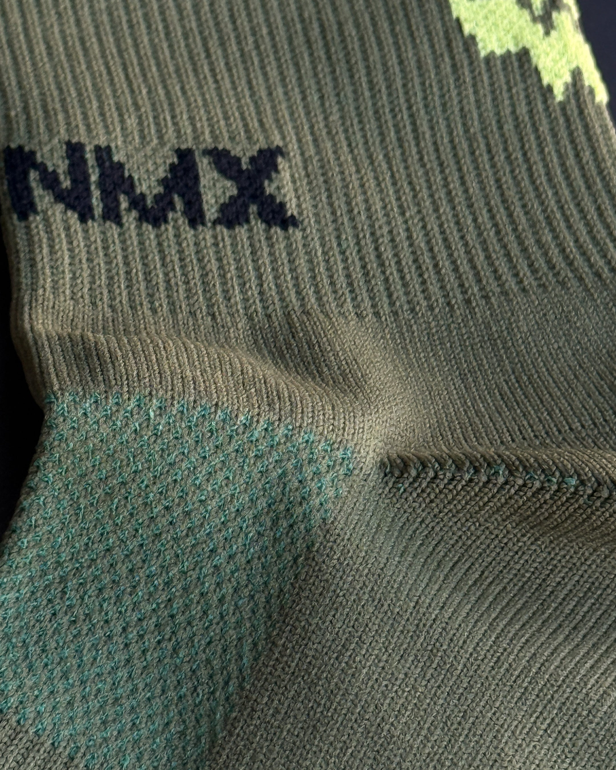 TECHNO SPEED Sock - Black/Olive/Neon